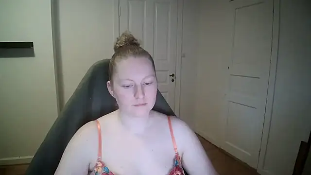 Girlnina-1995 online show from 01.22.25