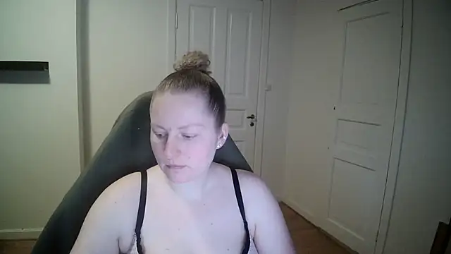 Girlnina-1995 online show from 01.23.25