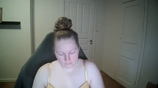 Girlnina-1995 online show from 01.31.25