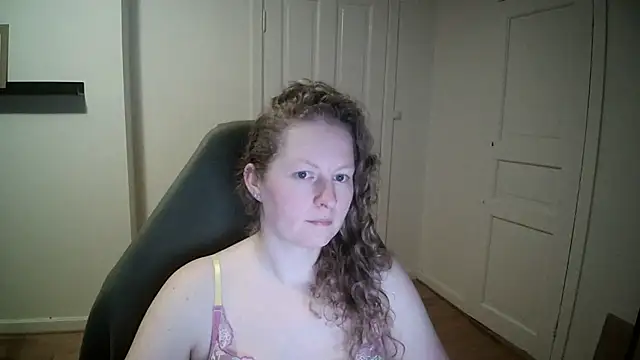 Girlnina-1995 online show from 03.05.25