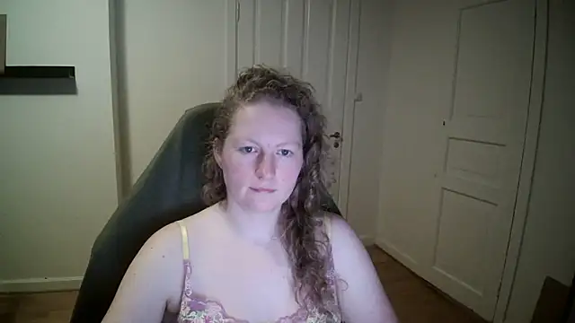 Girlnina-1995 online show from 03.05.25