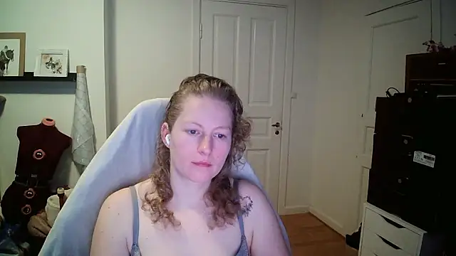 Girlnina-1995 online show from 01.08.26