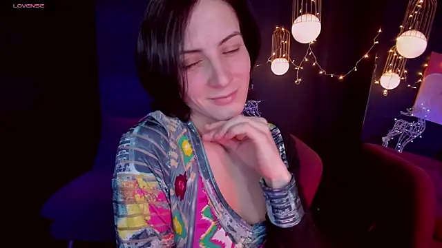 Snapshot of LorenDaze chatting on 12.28.24 LorenDaze online show from 12.28.24