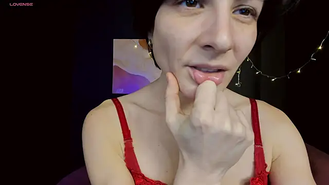 Snapshot of LorenDaze chatting on 02.18.25 LorenDaze online show from 02.18.25