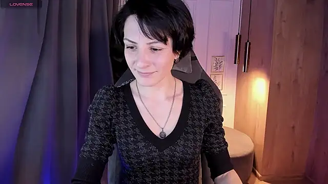 Snapshot of LorenDaze chatting on 03.04.25 LorenDaze online show from 03.04.25