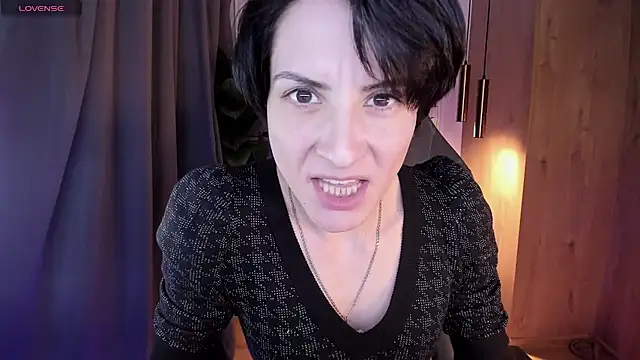 Snapshot of LorenDaze chatting on 03.04.25 LorenDaze online show from 03.04.25