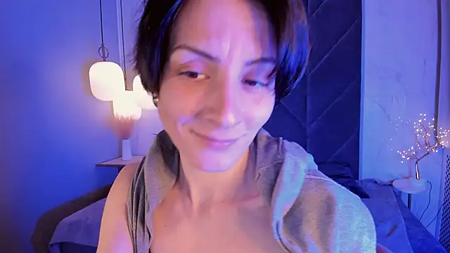 Snapshot of LorenDaze chatting on 03.12.25 LorenDaze online show from 03.12.25