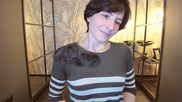 Snapshot of LorenDaze chatting on 03.18.25 LorenDaze online show from 03.18.25