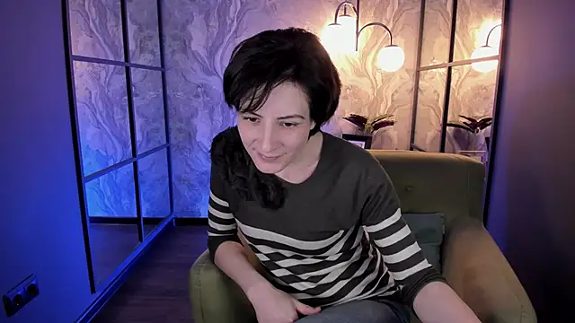 Snapshot of LorenDaze chatting on 03.19.25 LorenDaze online show from 03.19.25