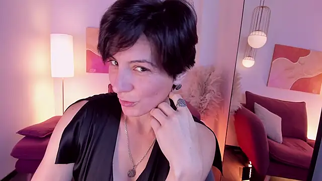 Snapshot of LorenDaze chatting on 10.01.25 LorenDaze online show from 10.01.25