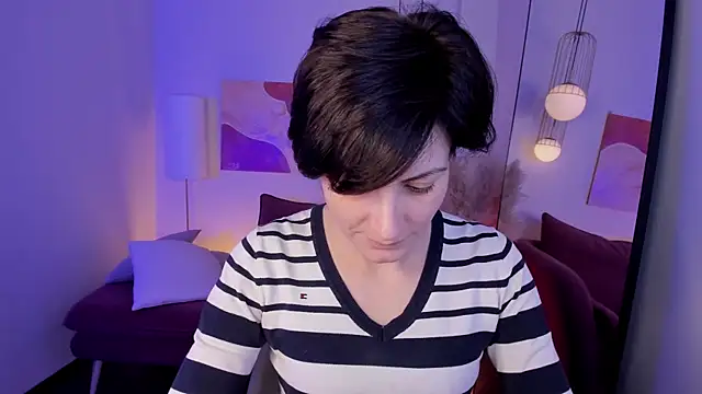 Snapshot of LorenDaze chatting on 12.22.25 LorenDaze online show from 12.22.25