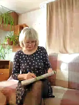 Snapshot of IrmaRose chatting on 02.14.25 IrmaRose online show from 02.14.25