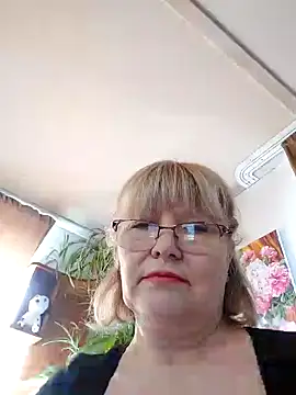 Snapshot of IrmaRose chatting on 03.23.25 IrmaRose online show from 03.23.25