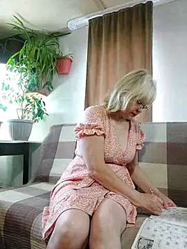 Snapshot of IrmaRose chatting on 10.29.25 IrmaRose online show from 10.29.25