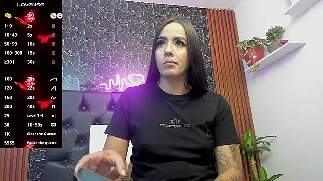Snapshot of Tamara-evans chatting on 12.06.24 Tamara-evans online show from 12.06.24
