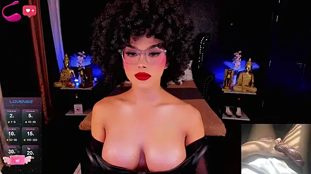 Snapshot of MsHannaSaint chatting on 11.23.25 MsHannaSaint online show from 11.23.25