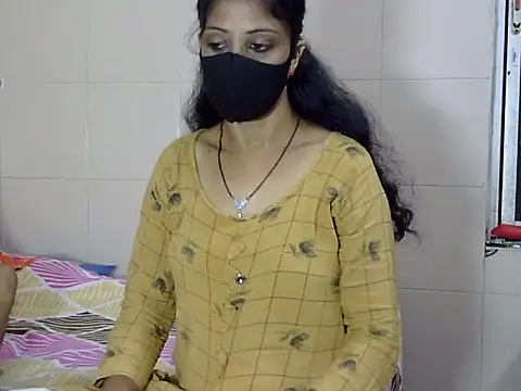 Snapshot of Indian_Horny_Wife chatting on 09.26.25 Indian Horny Wife online show from 09.26.25