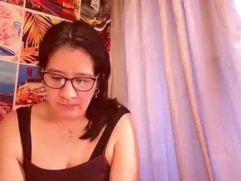 lucianarubi online show from 12.15.25