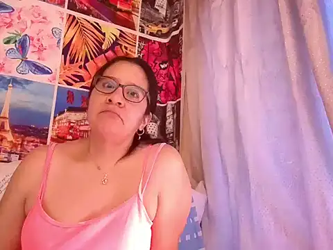 lucianarubi online show from 12.16.25