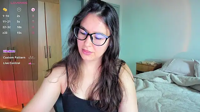 Snapshot of anna_love_hot chatting on 12.30.24 anna love hot online show from 12.30.24