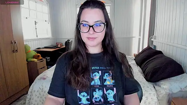 Snapshot of anna_love_hot chatting on 09.10.25 anna love hot online show from 09.10.25