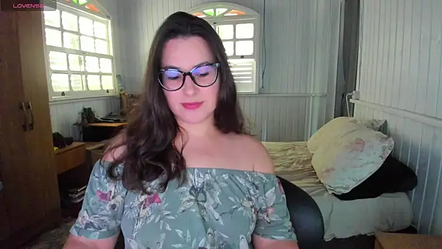 Snapshot of anna_love_hot chatting on 11.20.25 anna love hot online show from 11.20.25