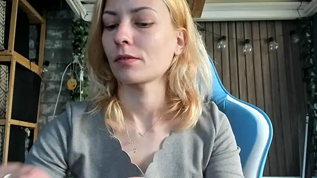 karo123421 online show from 09.30.25