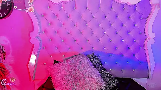 Snapshot of LeyXandrabraz chatting on 05.19.26 LeyXandrabraz online show from 05.19.26
