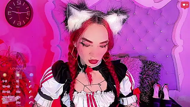 Snapshot of LeyXandrabraz chatting on 05.25.26 LeyXandrabraz online show from 05.25.26