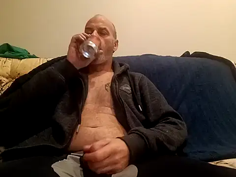 Snapshot of Ryeguy6969 chatting on 01.04.25 Ryeguy6969 online show from 01.04.25