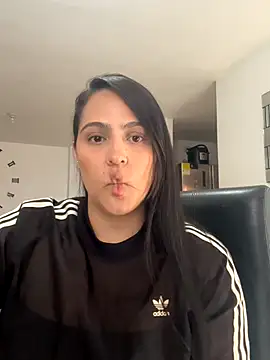 kendall 52 online show from 09.17.25