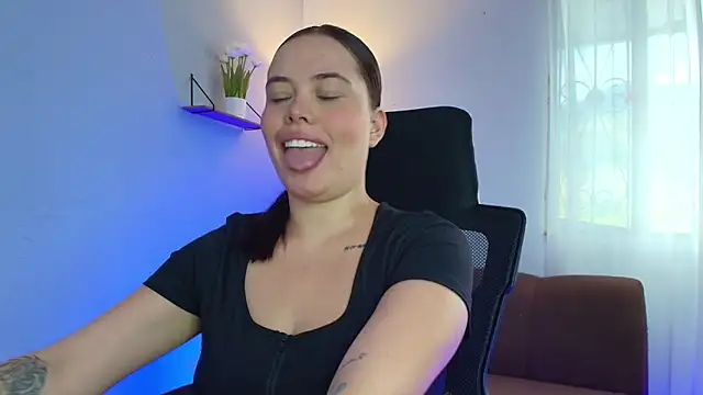 Snapshot of lisbet21x chatting on 02.05.25 lisbet21x online show from 02.05.25