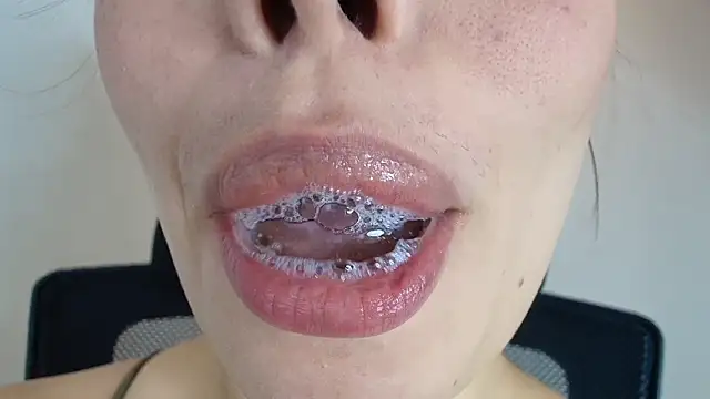 lisbet21x online show from 11.25.25