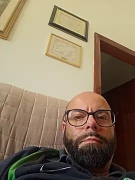 Dolceporco19 online show from 10.19.25