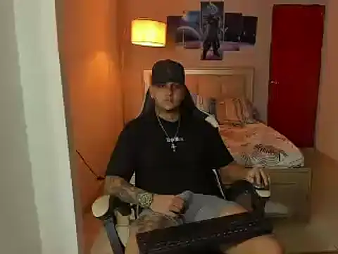 Snapshot of Jake_simons chatting on 12.20.24 Jake simons online show from 12.20.24