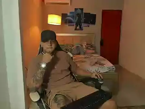 Snapshot of Jake_simons chatting on 12.23.24 Jake simons online show from 12.23.24