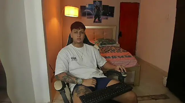 Snapshot of Jake_simons chatting on 12.28.24 Jake simons online show from 12.28.24