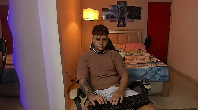 Snapshot of Jake_simons chatting on 01.14.25 Jake simons online show from 01.14.25