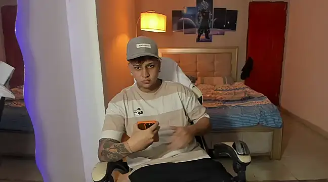 Snapshot of Jake_simons chatting on 01.17.25 Jake simons online show from 01.17.25