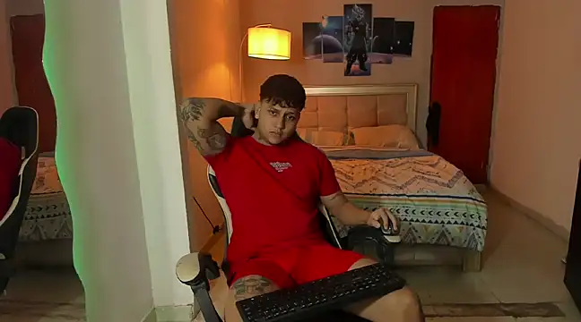 Snapshot of Jake_simons chatting on 01.26.25 Jake simons online show from 01.26.25