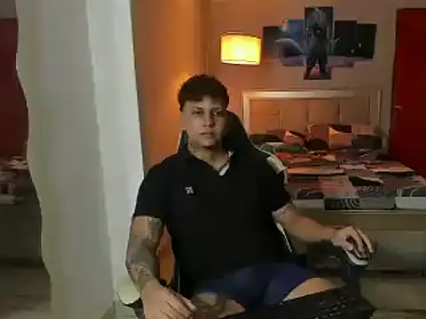 Snapshot of Jake_simons chatting on 02.15.25 Jake simons online show from 02.15.25