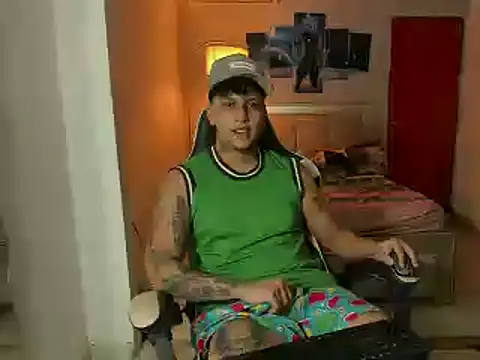 Snapshot of Jake_simons chatting on 03.14.25 Jake simons online show from 03.14.25