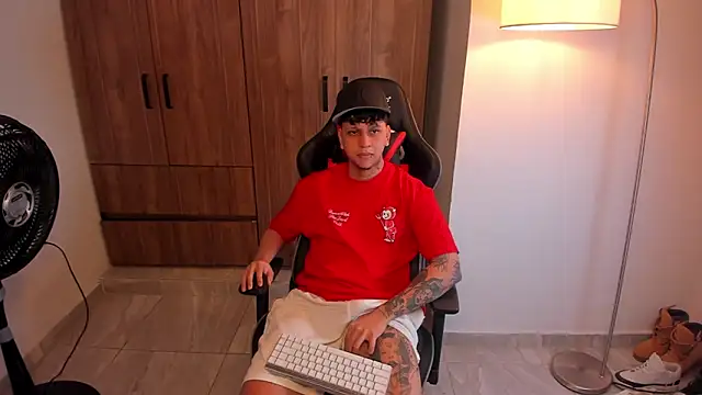 Snapshot of Jake_simons chatting on 02.02.26 Jake simons online show from 02.02.26