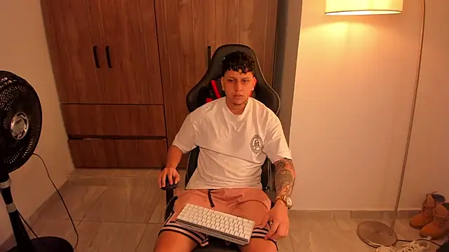 Snapshot of Jake_simons chatting on 02.14.26 Jake simons online show from 02.14.26