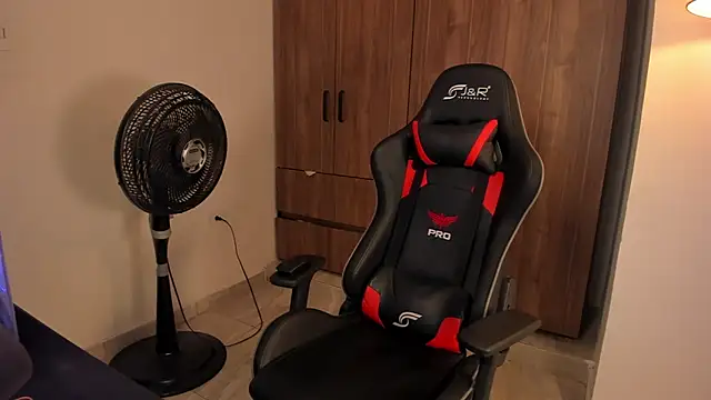 Snapshot of Jake_simons chatting on 02.15.26 Jake simons online show from 02.15.26