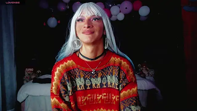 Snapshot of Summer_XO chatting on 01.17.25 Summer XO online show from 01.17.25