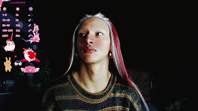 Snapshot of Summer_XO chatting on 02.03.25 Summer XO online show from 02.03.25