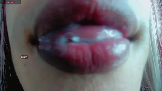 Snapshot of Summer_XO chatting on 02.06.25 Summer XO online show from 02.06.25