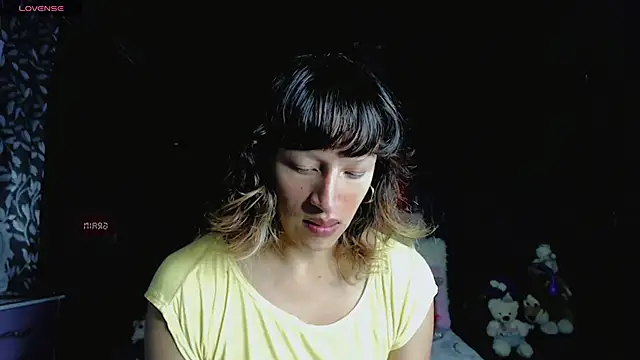 Snapshot of Summer_XO chatting on 02.12.25 Summer XO online show from 02.12.25