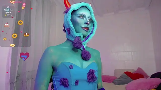 Snapshot of Summer_XO chatting on 11.01.25 Summer XO online show from 11.01.25